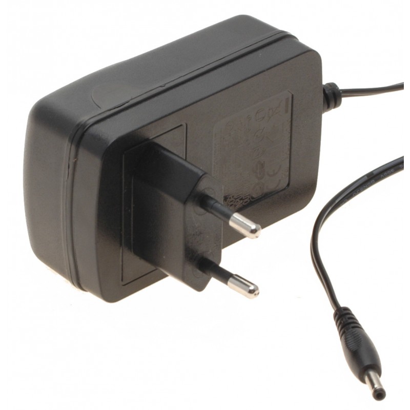AC adapter from 100 - 240VAC to 12VDC 3 Amp