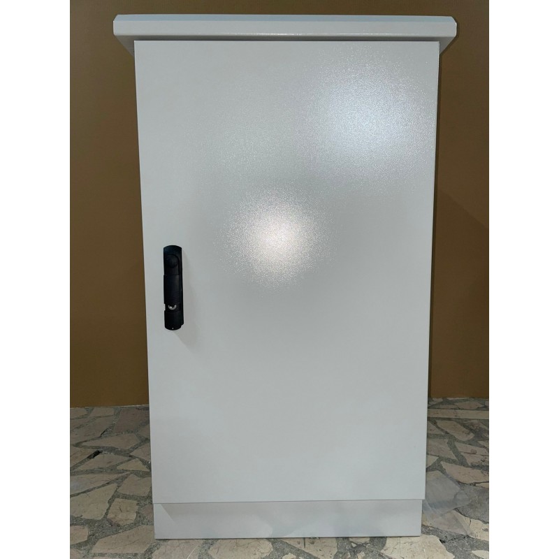 20U 19" outdoor rack cabinet, double wall, 600 x 600mm. 400mm deep. Thermostat controlled 450W cooler