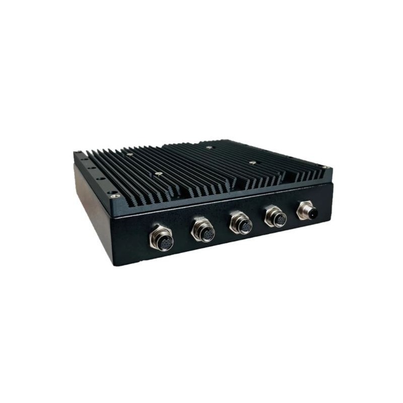 IP67 vifteløs boks-PC, formfaktor for Mini-ITX MB med IP67-kabler, med M12-kontakter